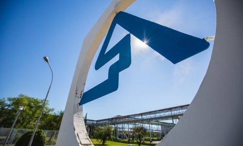 Desetogodišnji ugovor Aluminija i Advaita Groupa