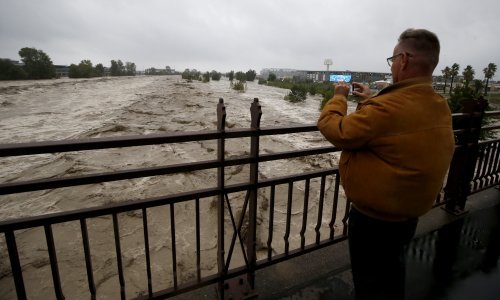 [VIDEO] Olujno nevrijeme udarilo na sjevernu Italiju i južnu Francusku, ima smrtno stradalih i nestalih; gradonačelnik Nice: 'Ovakvu katastrofu nisam nikada doživio'