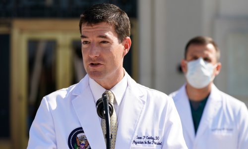 Trump se osjeća dobro, ali ostat će u bolnici još neko vrijeme