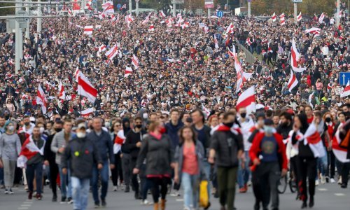 Bjeloruska policija privela desetke prosvjednika, pendreci i vodeni topovi u akciji