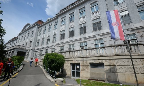 Koronavirus ušao u rodilište u Petrovoj u Zagrebu, obolio liječnik; trudnice premještene u Merkur