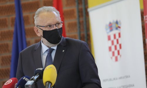 Božinović: O uvođenju novih mjera u kafiće još traju razgovori