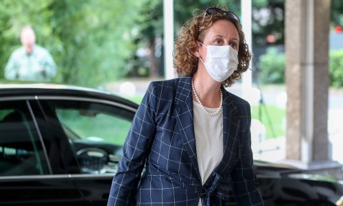 Ministrica Obuljen Koržinek: Umjetničke djelatnosti prema posebnim preporukama