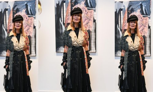 Đurđa Tedeschi na otvaranje izložbe došla namontirana doslovno od glave do pete: Isfurala je ludo dobar baloner i pomalo avangardne čizme