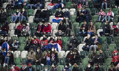 Hrvatski su se navijači zaželjeli reprezentacije, toliko da Švicarcima za utakmicu u St. Gallenu nisu ostavili praktički ni jednu ulaznicu