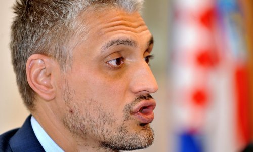 Čedomir Jovanović žestoko po Milanoviću: Što želi reći? Da si dobar Hrvat ako glasaš za HDZ? Što on u Zagrebu ne glasa za HDZ?