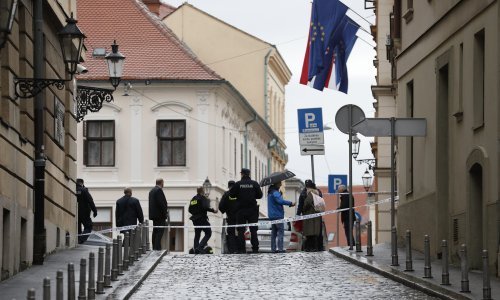 [FOTO/VIDEO] Zagrebačka policija objavila detalje sumanutog pohoda muškarca koji je pucao pred Vladom i Saborom i ranio policajca