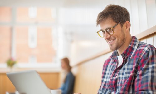 [VIDEO] Poslujte pametno i uštedite vrijeme - Moj Telekom Poslovni portal nudi potpun nadzor nad fiksnim, mobilnim i ICT uslugama vaše tvrtke