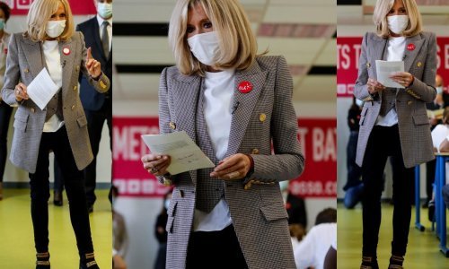 Brigitte Macron običnu bijelu majicu i skinny traperice začinila jednim pomalo zaboravljenim komadom koji se vratio na modnu scenu