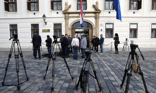 Vlada: Konferencije za medije unutar zgrade Vlade