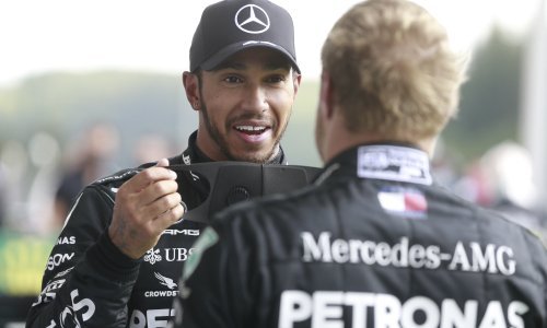 Lewis Hamilton trpi podmukle napade od bivših vozača i prvaka; britanski vozač napokon im je odgovorio te ostao gospodin