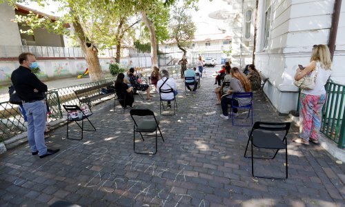 Broj zaraženih raste u cijeloj Europi, uvode se sve strože mjere: policijski sat, zatvaranje barova... Slovenci imaju čak 707 novih slučajeva!