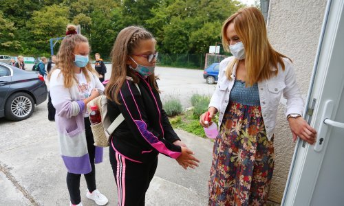 Povratak maski na nastavi u Karlovačkoj županiji