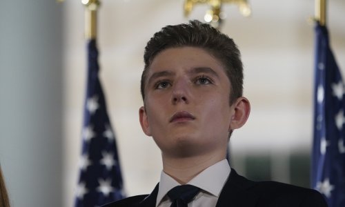 Prva dama Melania Trump potvrdila da se sin Barron također zarazio koronavirusom