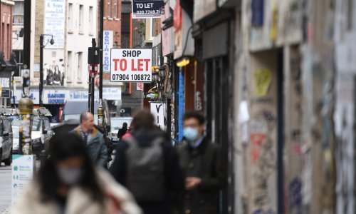 BBC: London prelazi na visoki stupanj upozorenja od Covida, nema više druženja