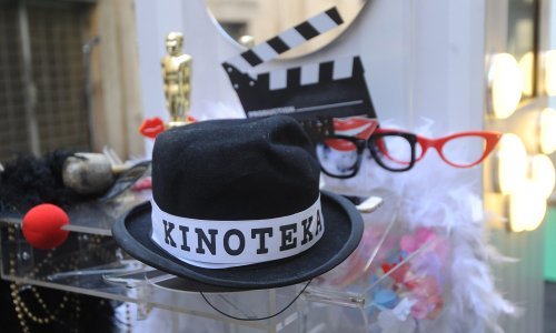 Ciklusom Autom kroz povijest filma u Kinoteci se nastavlja s temom 'Kotači koji život znače'