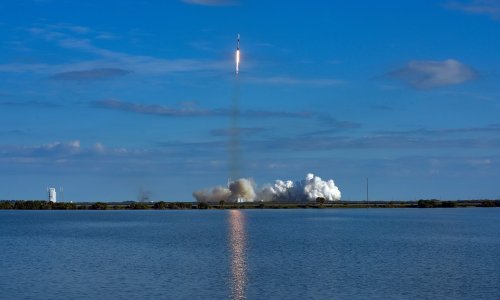 SpaceX planira lansirati dva roja internetskih satelita u jednom tjednu