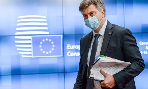 Plenković iz Bruxellesa: Milanović minorizira napad na Vladu. Otišao sam pogledati snimke napada i jasno se vidi da je s predumišljajem bio na Trgu svetog Marka 2