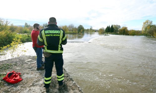 Trojica prijatelja čamcem se spuštala nabujalom Koranom, dvojici se izgubi svaki trag