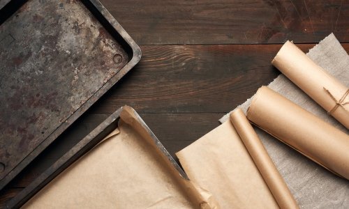 Ne znate kako očistiti zagoreni lim za pečenje? Uz pomoć ovog trika izgledat će kao nov