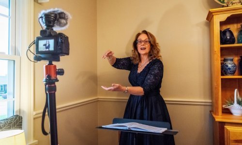 Želite upotrijebiti smartfon ili fotoaparat kao web kameru? Evo kako to možete učiniti