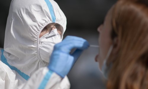 U Austriji rekordnih 2435 slučajeva koronavirusa