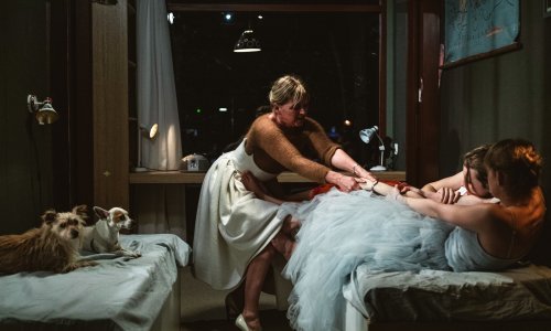 Mračna misa koja podsjeća na to kako je nekad život pretežak: 'Obitelj' Mila Raua u Zagrebu