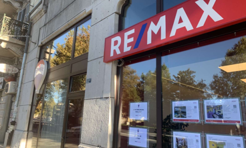 Izlozi Remax Centra nekretnina i ovog mjeseca odaslali važnu poruku