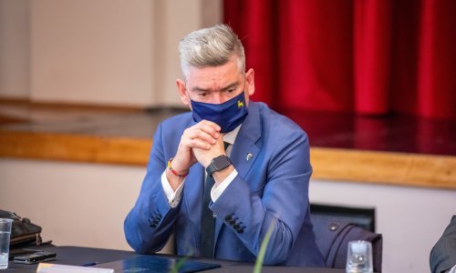 Pula: Građani pozvani da ne putuju po Hrvatskoj i odgode druženja do proljeća