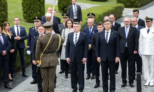Milanović pozvao Plenkovića i Jandrokovića da zajedno polože vijenac, stigli su i odgovori: Šef Sabora zatečen, Plenković ima druge obveze