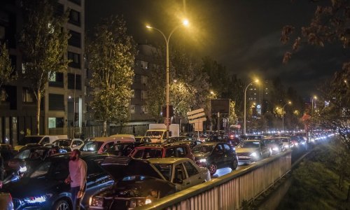[VIDEO] Neviđene gužve na izlazu iz Pariza, građani bježe na selo uoči lockdowna