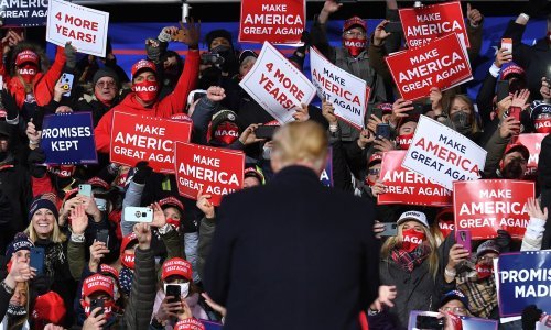 Trumpovi masovni predizborni skupovi doveli do preko 30.000 zaraza koronom