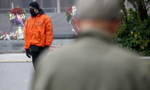 [FOTO/VIDEO] Svi sveti pod posebnim epidemiološkim mjerama, građane na ulazu na groblja dočekuju covid redari