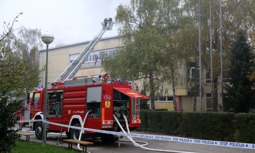 [FOTO/VIDEO] Policija javlja da je požar u osnovnoj školi u Dubravi podmetnut, a sve kako bi se prikrila provala