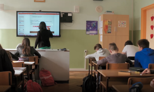 Za i protiv zatvaranja škola: Bivši ministri podijeljeni, Fuchs pod sve većim pritiscima