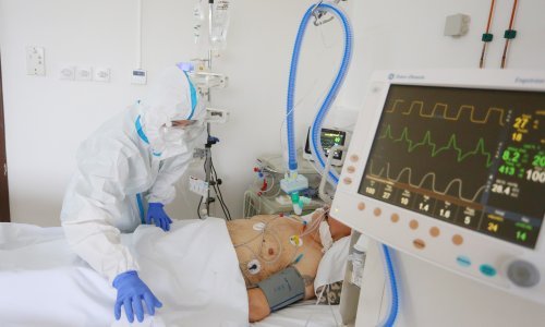 Kako se medicinari u 'skafanderima' nose s koronakrizom: 'Uvjeti su sada drugačiji, ali nije ni kazna ni patnja. To je ono što smo odabrali'