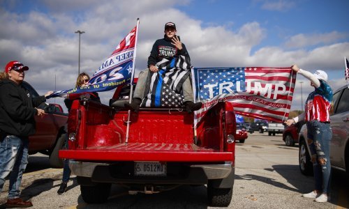 Trump i Biden u završnici kampanje love zadnje glasove