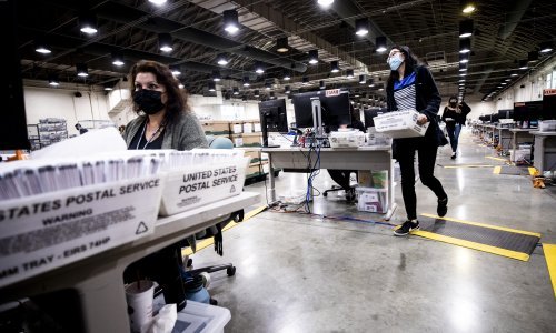 Kreće utrka za Bijelu kuću: u SAD-u otvorena prva birališta