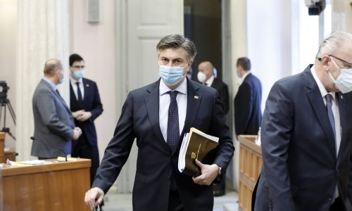 Plenković i Hajdaš Dončić o Babi Vangi i Nostradamusu; na samom kraju Jandroković se porječkao s Vidović Krišto, ona ga pitala: Zašto ste tako nervozni?!