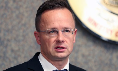 Mađarski ministar vanjskih poslova pozitivan na koronavirus; u posjetu je Tajlandu