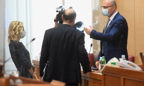 Pogledajte kako je jedno pitanje o Europskoj uniji potpuno zbunilo ministra vanjskih poslova