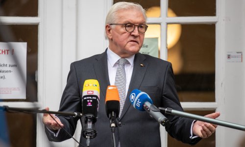 Njemački predsjednik Steinmeier: Obuzima me sram kad vidim da Židovi ne mogu bez straha nositi kipu na ulici