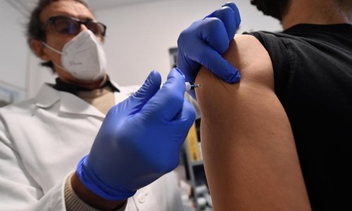 Može li cjepivo Pfizera i BioNTecha razvijeno u sklopu projekta 'Brzina svjetlosti' stvarno zaustaviti pandemiju koronavirusa?