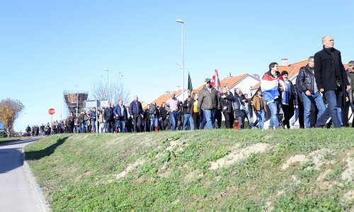 GLAS: Vlada odaje počast vukovarskim žrtvama riskiranjem zdravlja i života Vukovaraca