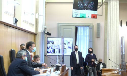 Jandroković odgodio glasovanje: Sabor se ne može izboriti s tehničkim problemima