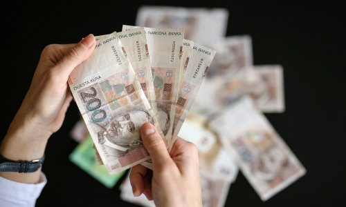 Jaz među plaćama; žene do kraja godine rade 'besplatno' za razliku od muških kolega