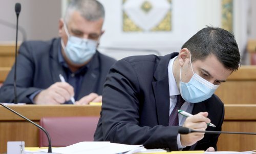 Grmoja o interpelaciji za Krš-Pađene: Ne znači da će Ćorić u dogledno vrijeme otići, ali Plenković ne smatra dobrim za sebe previše se fotografirati uz njega