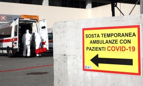 Stroge mjere donijele rezultate u Velikoj Britaniji i Francuskoj, u Italiji najviše umrlih od travnja