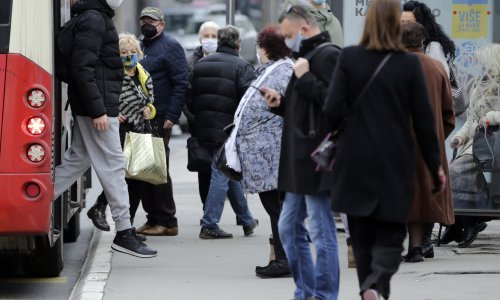 Rekordan broj umrlih u Srbiji od početka epidemije; Vučić će primiti 'prvo cjepivo koje dođe'
