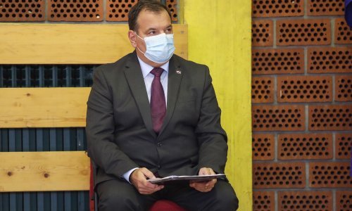 Beroš otkrio kako se osjeća: Ima temperaturu do 39,5; ne zna gdje se zarazio